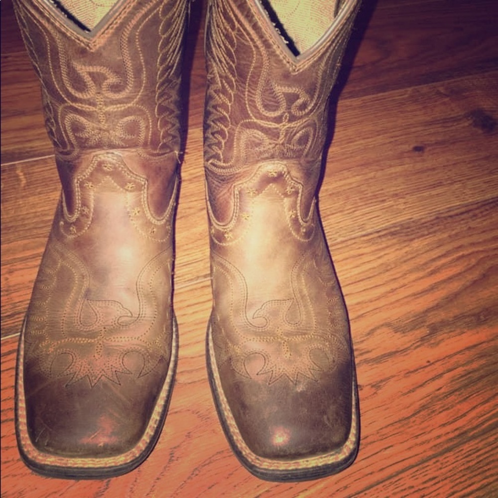 Girls Ariat boots size 2.5